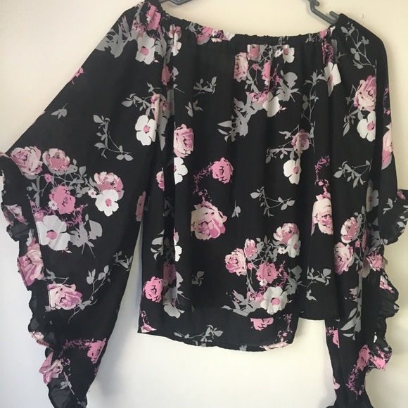 Charlotte Russe Tops - 🌻3/20🌻Sheer Floral Blouse